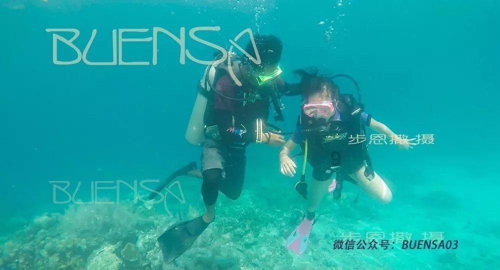 2000元的耳机失而复得“南方小土豆”为民警寄来锦旗