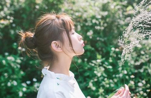 女童剪掉顾客一撮头发，家长赔1万多，你觉得赔偿合理吗？游戏画面