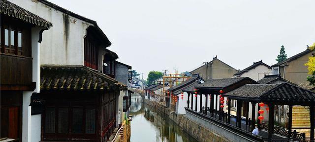 海岛冲浪